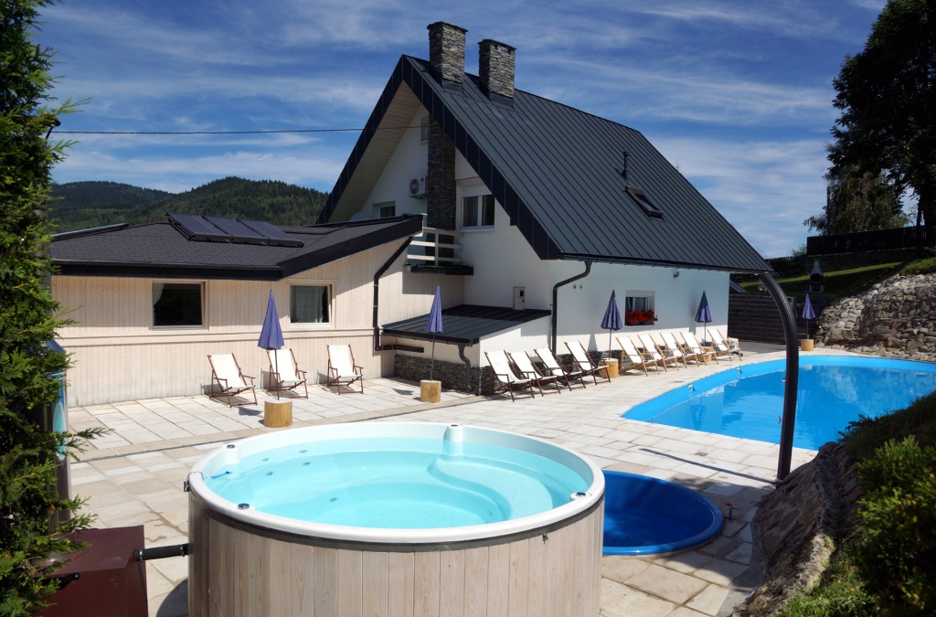 Dom z basenem, jacuzzi i sauną do wynajęcia na wakacje w górach - wczasy, urlop